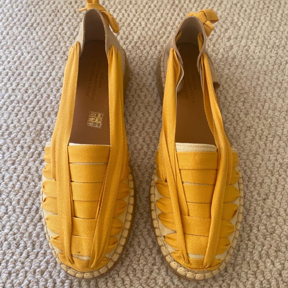 Naguisa Soc Trail Sandal in Mustard